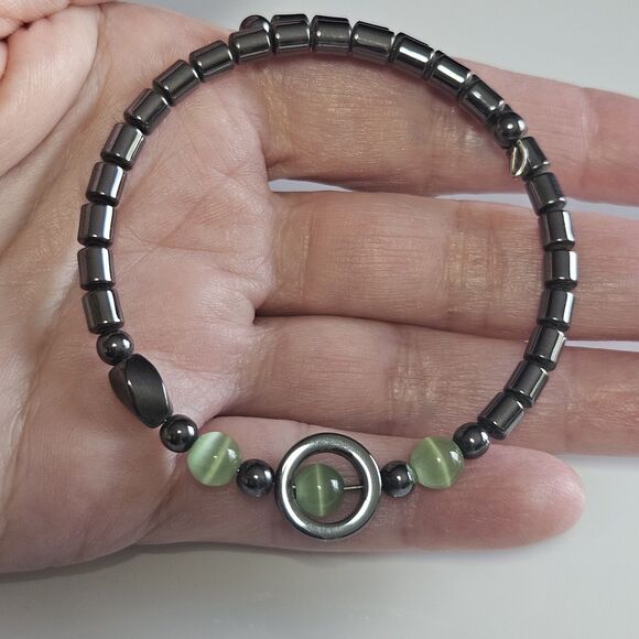 Unbranded Jewelry - **Last Chance!! Final Sale** Silver Tone And Green Cats Eye Beaded Wrap Bracelet